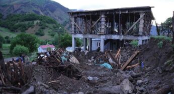 Turkish President Calls Earthquake Victims in Bingol