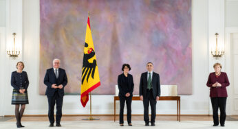 Germany honors Turkish-German scientists developing COVID-19 vaccine