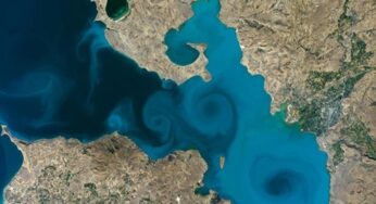 Photograph of Turkey’s Lake Van wins NASA competition